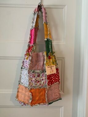 Les Trouve-Tout d'En Haut , Handcrafted Rag Quilted Floral & Polka Dot Tote Bag